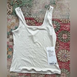 Lululemon hold tight tank S6 for Ellie